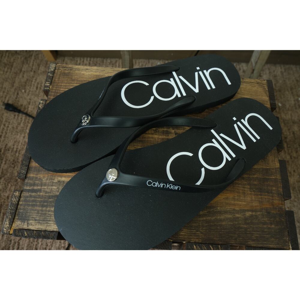 NWOT Calvin Klein Seya Classic Black Thong Flip Flop Logo Detail Womens 11